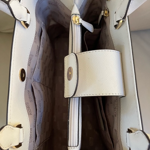 Michael Kors handbag - Picture 3 of 3